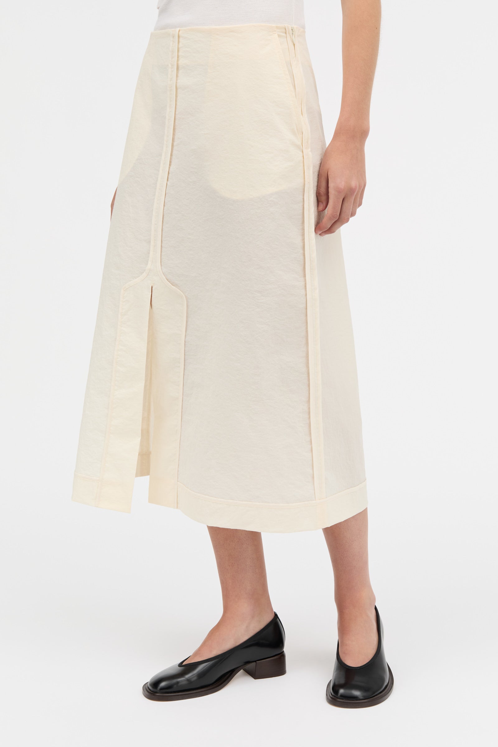 MKDT Studio NOLLY CRISP TECH Skirts ECRU