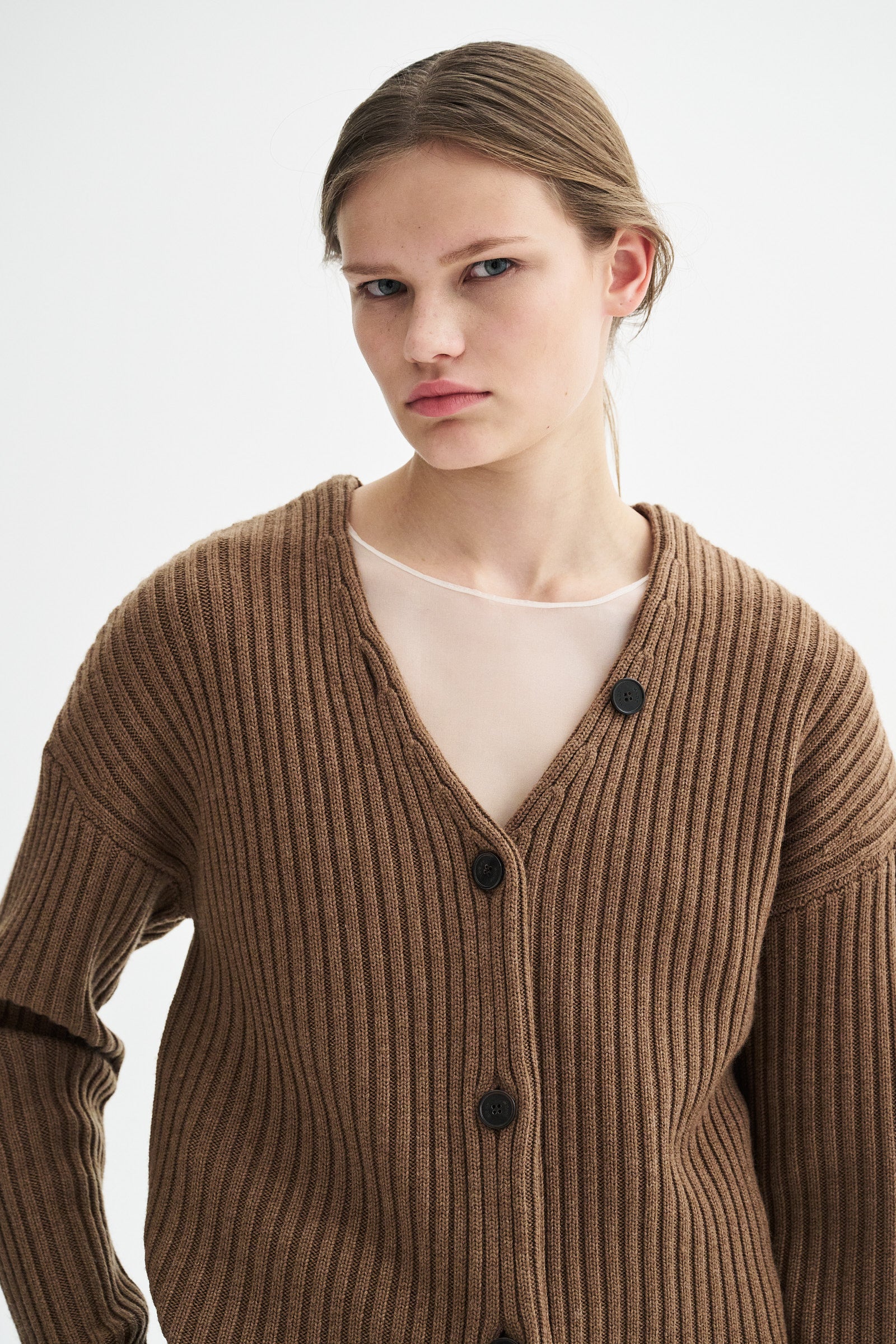MKDT Studio KATHENA MERINO Sweater WALNUT